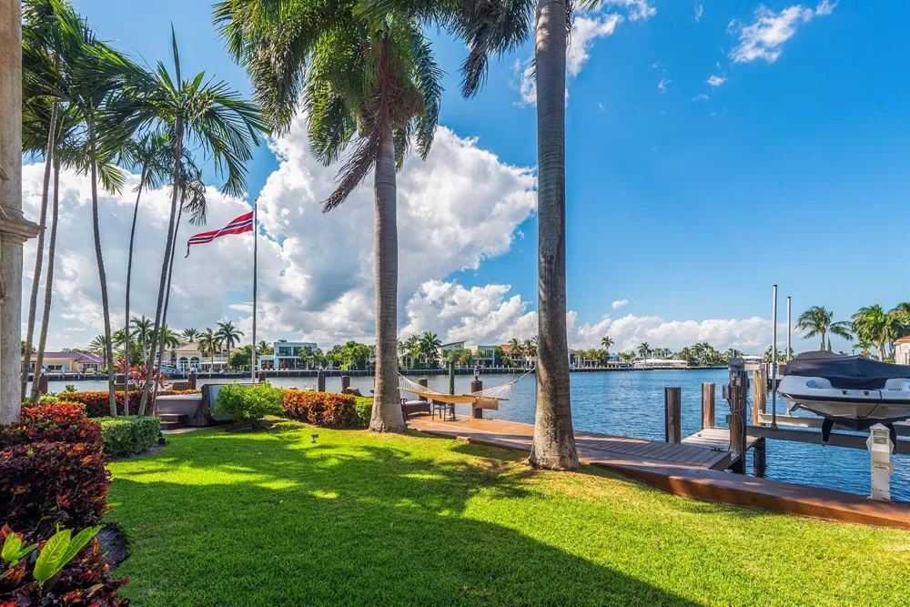 3005 NE 19th Street Fort Lauderdale, FL 33305