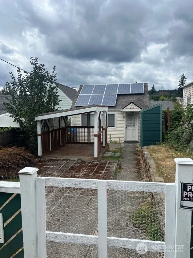 913 Charlotte Avenue W Bremerton, WA 98312