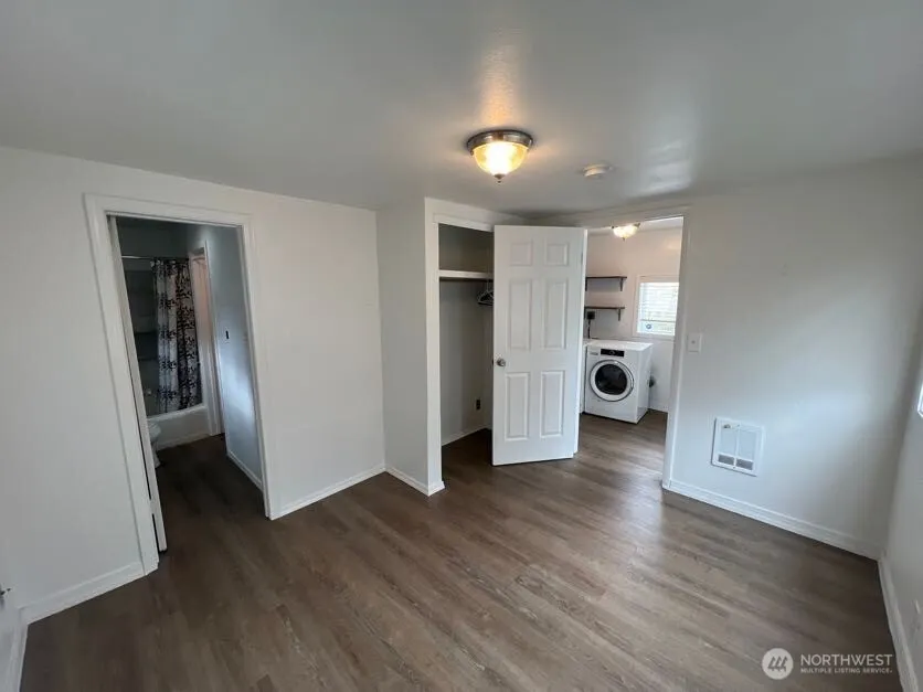 913 Charlotte Avenue W Bremerton, WA 98312