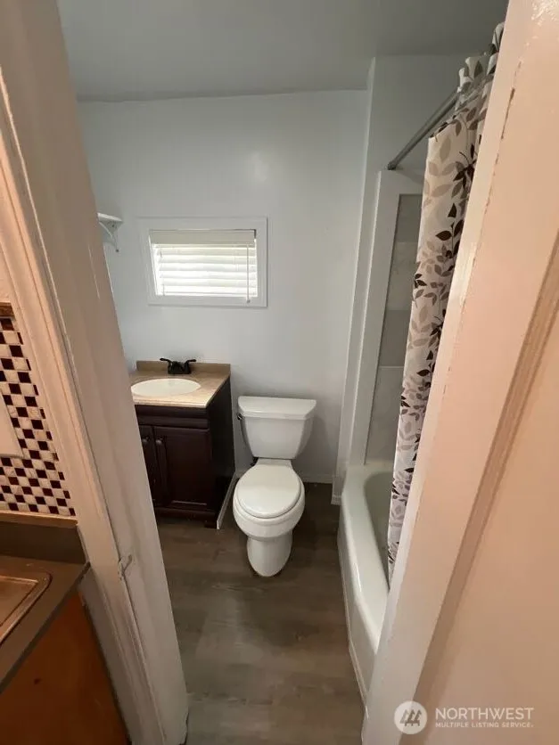 913 Charlotte Avenue W Bremerton, WA 98312