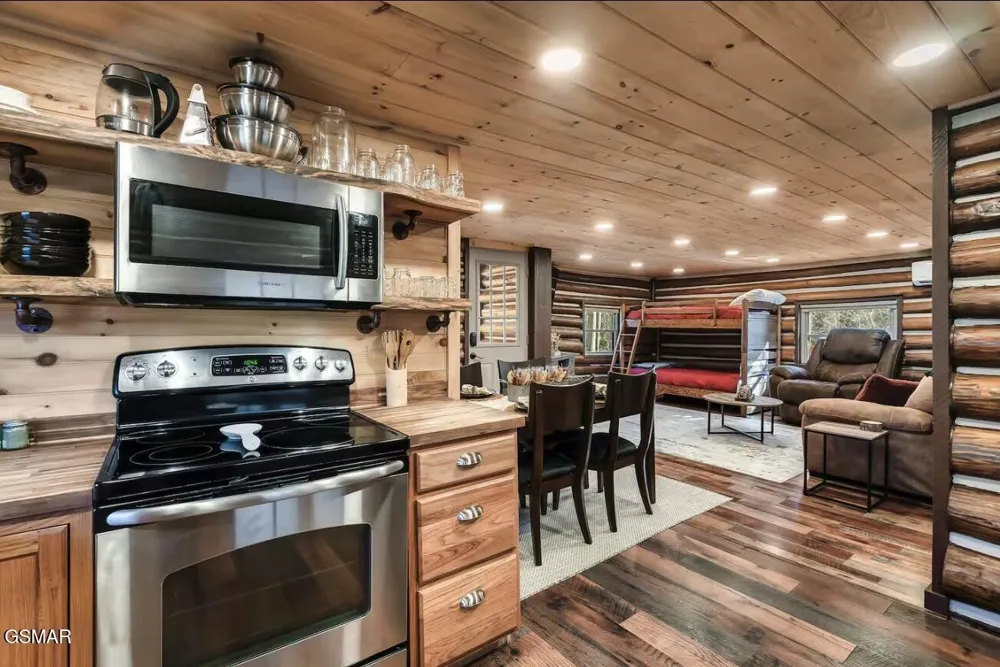 3847 Warden Branch Lane Gatlinburg, TN 37738