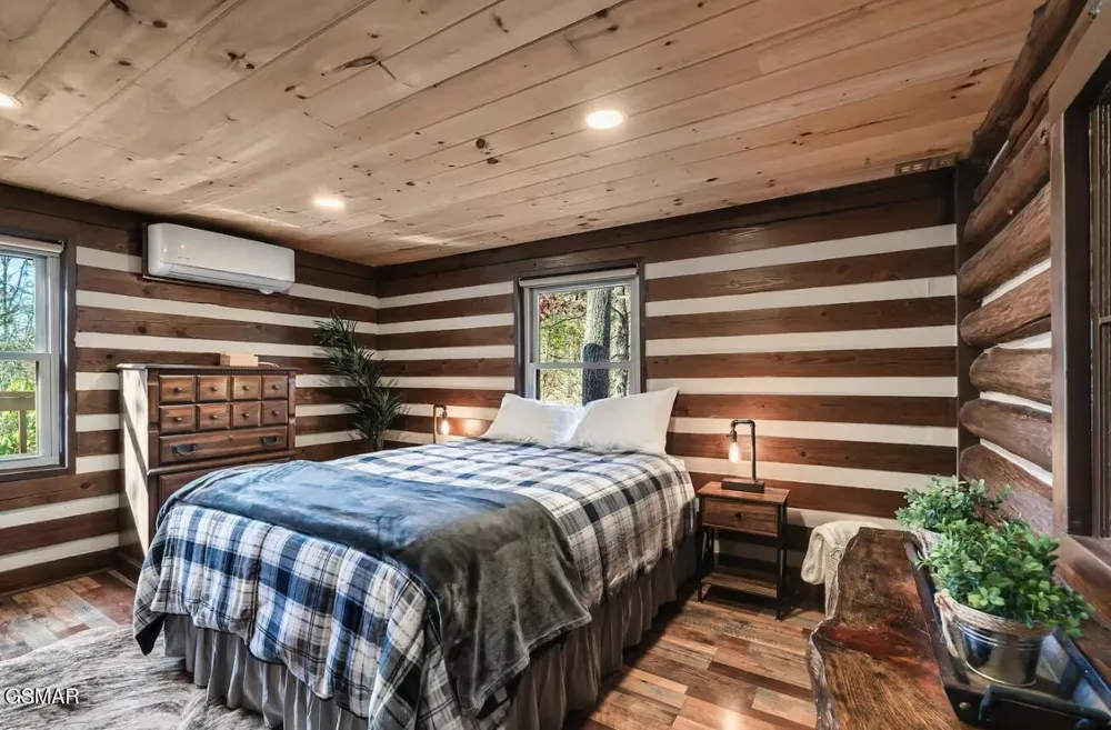 3847 Warden Branch Lane Gatlinburg, TN 37738