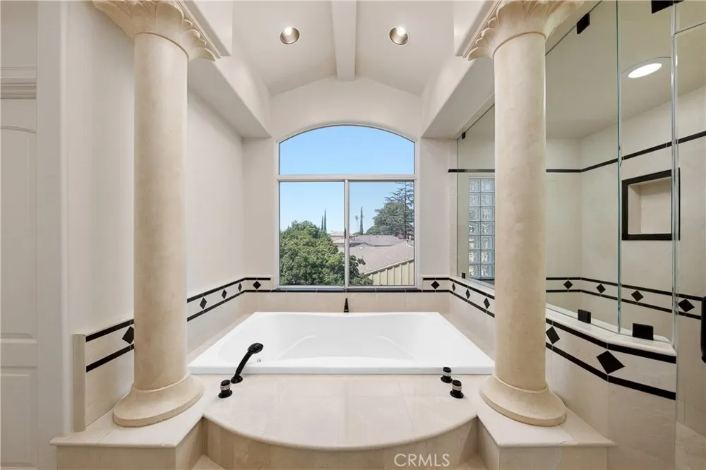 662 W Norman Arcadia, CA 91007