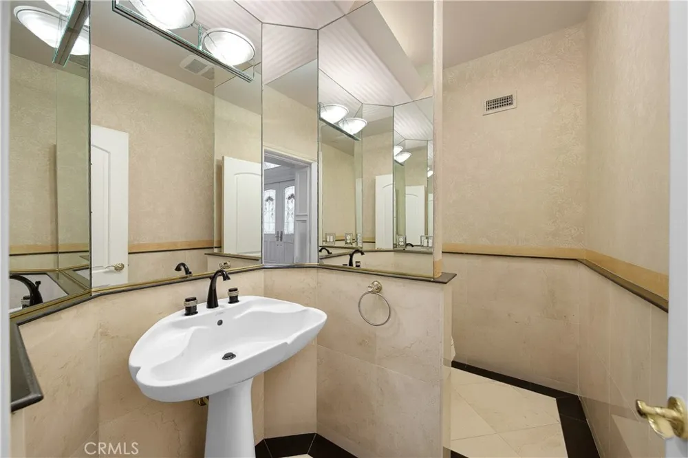 662 W Norman Arcadia, CA 91007