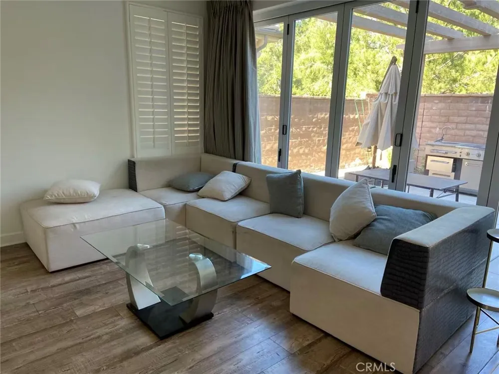 59 Farmhand Irvine, CA 92602