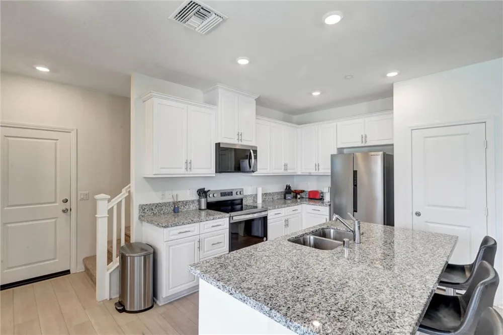 16188 Alamo Court Chino, CA 91708