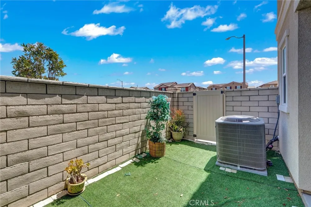 16188 Alamo Court Chino, CA 91708