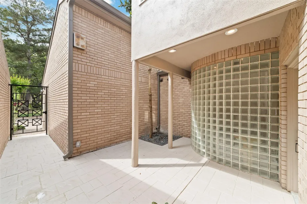 9374 Briar Forest Drive Houston, TX 77063