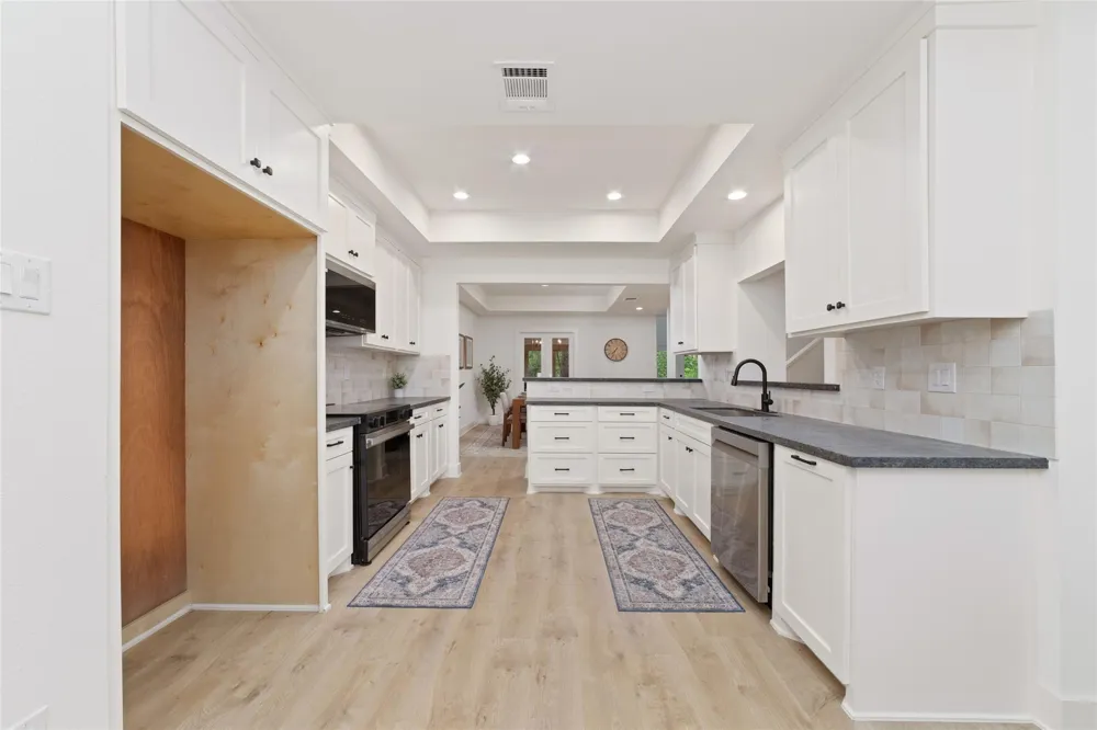 9374 Briar Forest Drive Houston, TX 77063