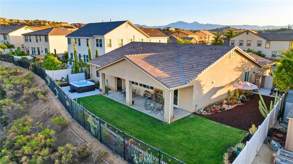 13536 Carista Blvd. Riverside, CA 92503