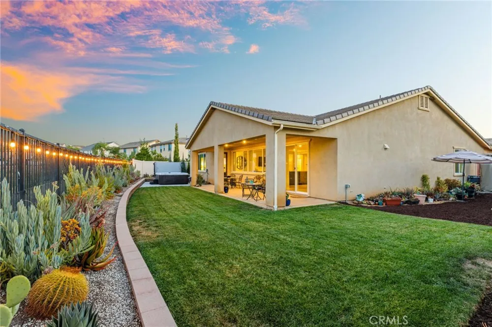 13536 Carista Blvd. Riverside, CA 92503