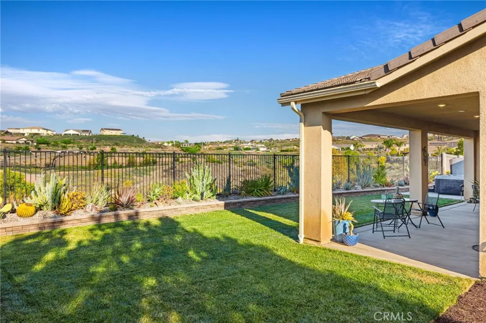 13536 Carista Blvd. Riverside, CA 92503