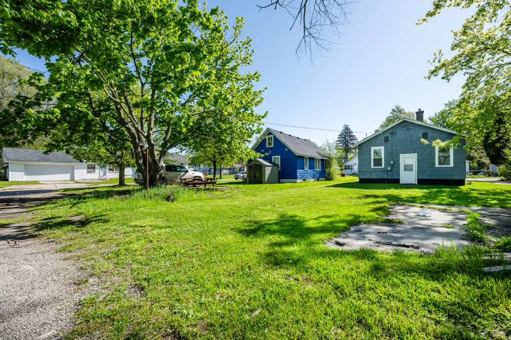 1216 Broadway Benton Harbor, MI 49022