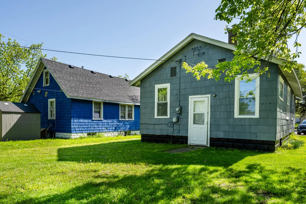 1216 Broadway Benton Harbor, MI 49022