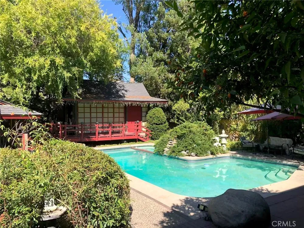 2136 S El Molino San Marino, CA 91108