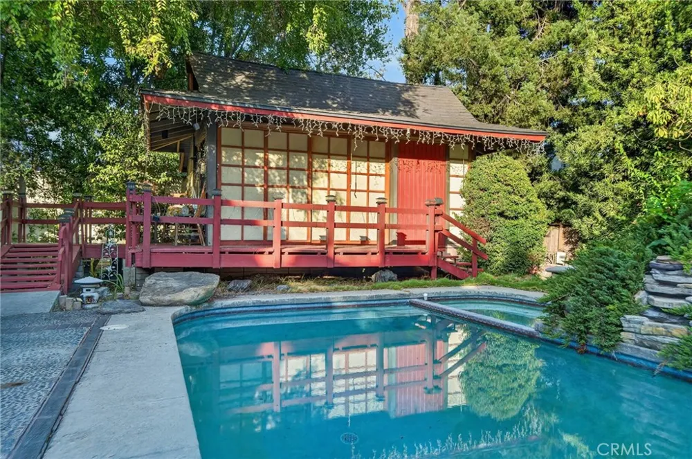 2136 S El Molino San Marino, CA 91108