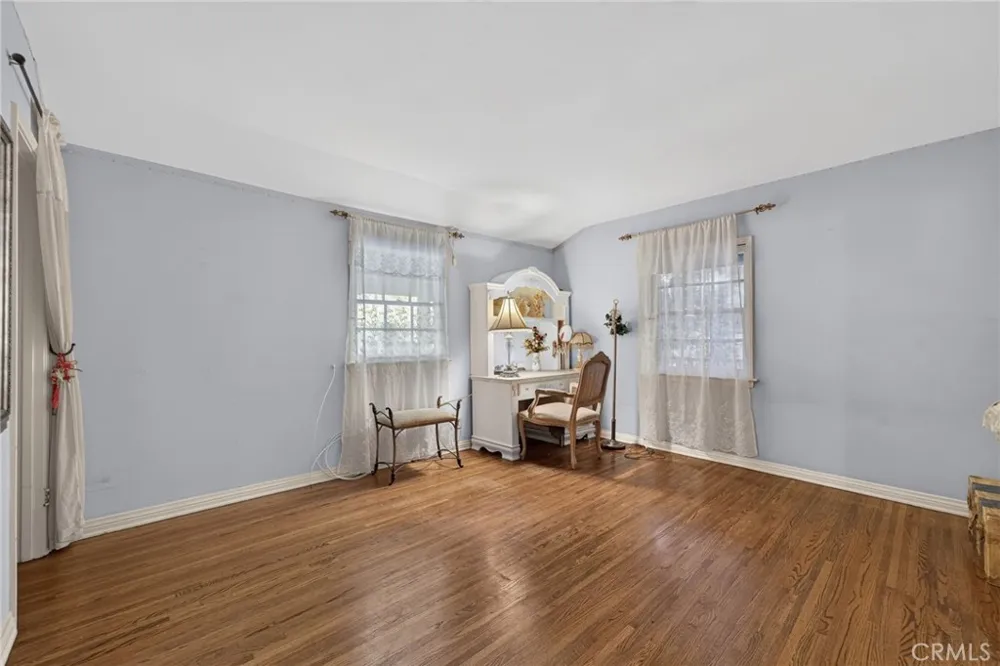 2136 S El Molino San Marino, CA 91108