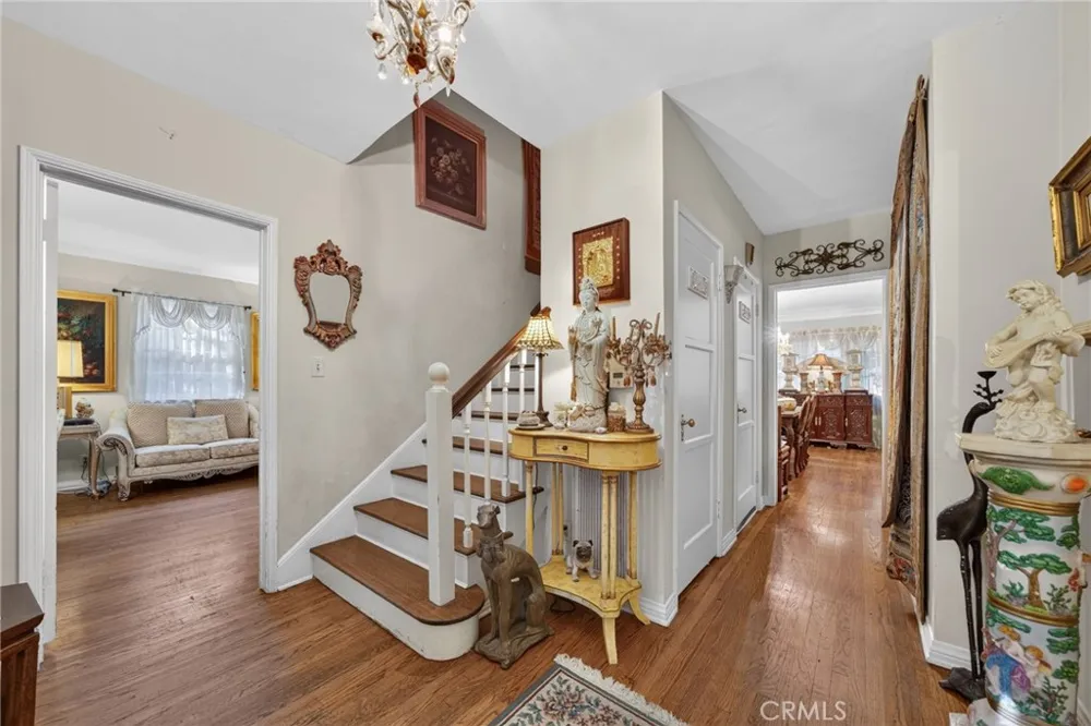 2136 S El Molino San Marino, CA 91108