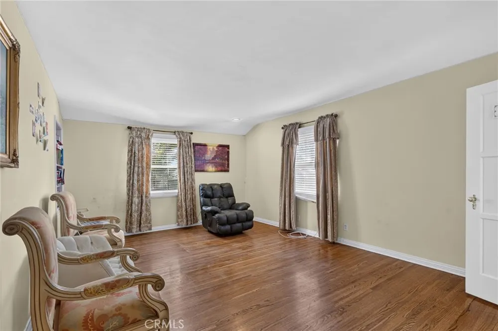 2136 S El Molino San Marino, CA 91108