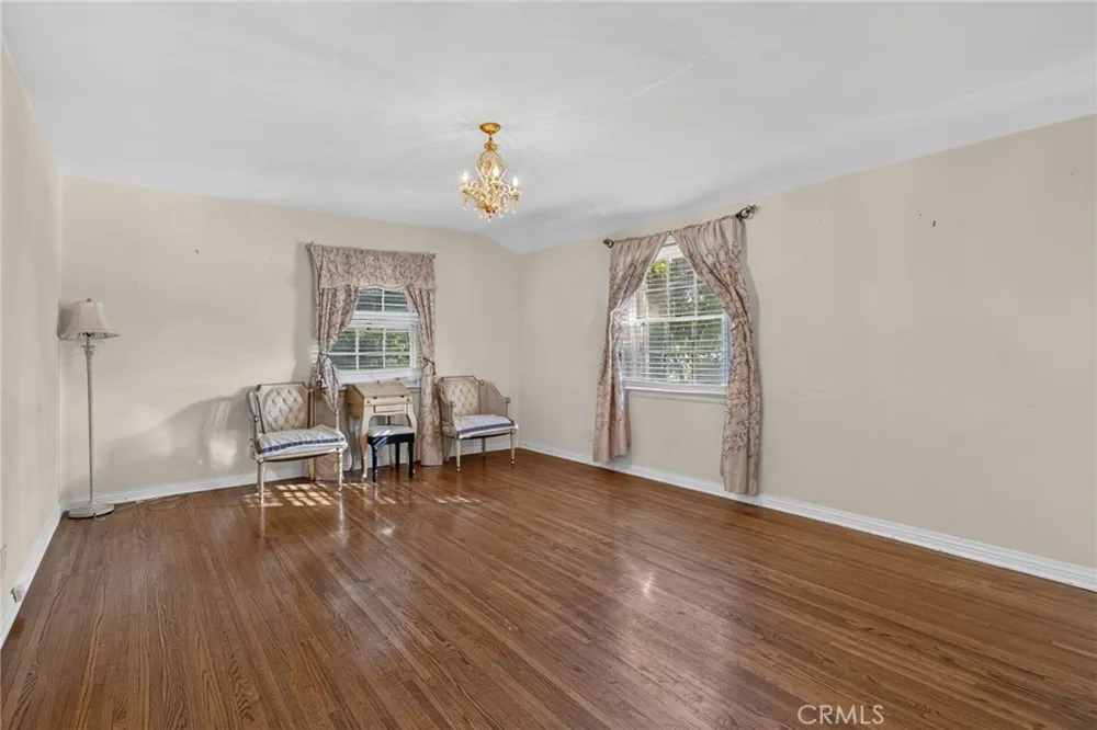 2136 S El Molino San Marino, CA 91108