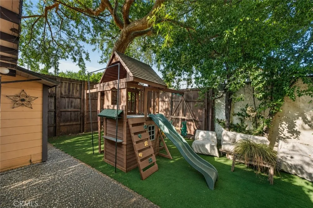 2136 S El Molino San Marino, CA 91108