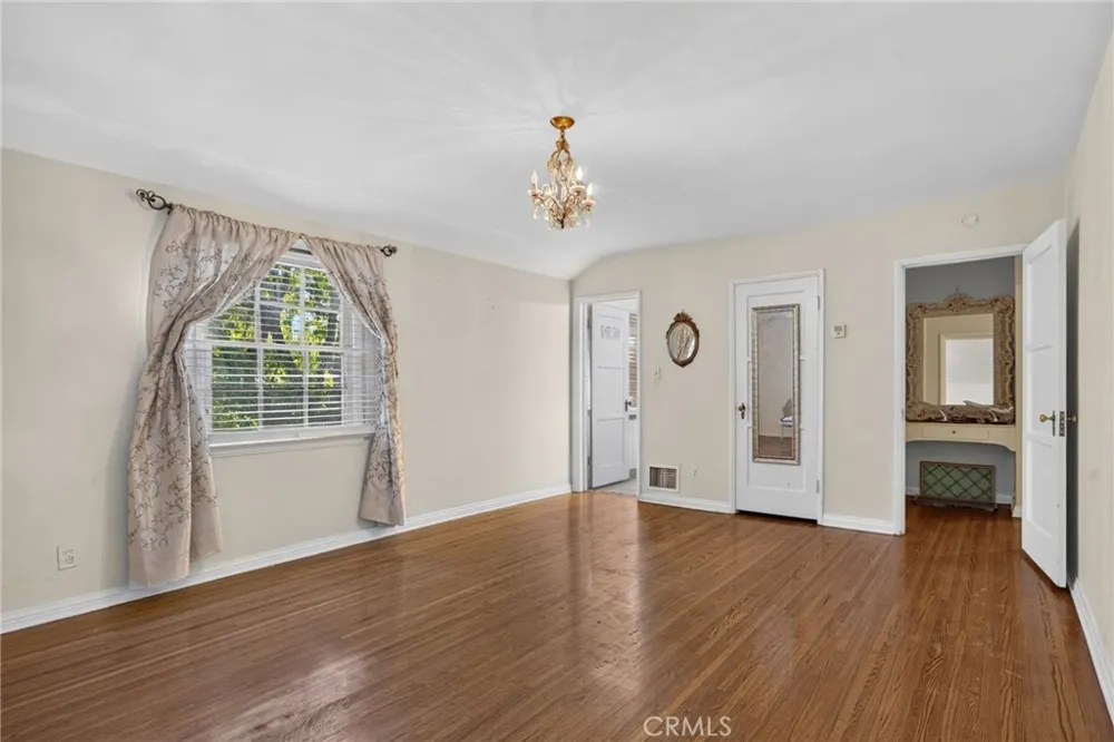 2136 S El Molino San Marino, CA 91108
