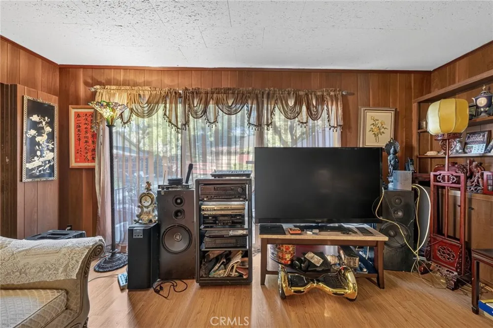 2136 S El Molino San Marino, CA 91108