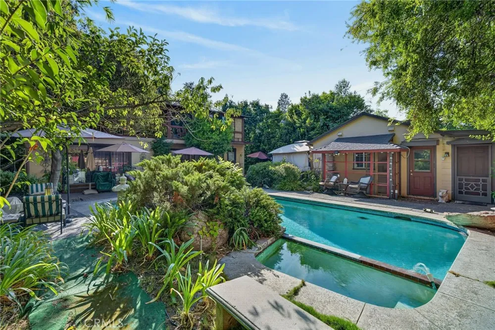 2136 S El Molino San Marino, CA 91108