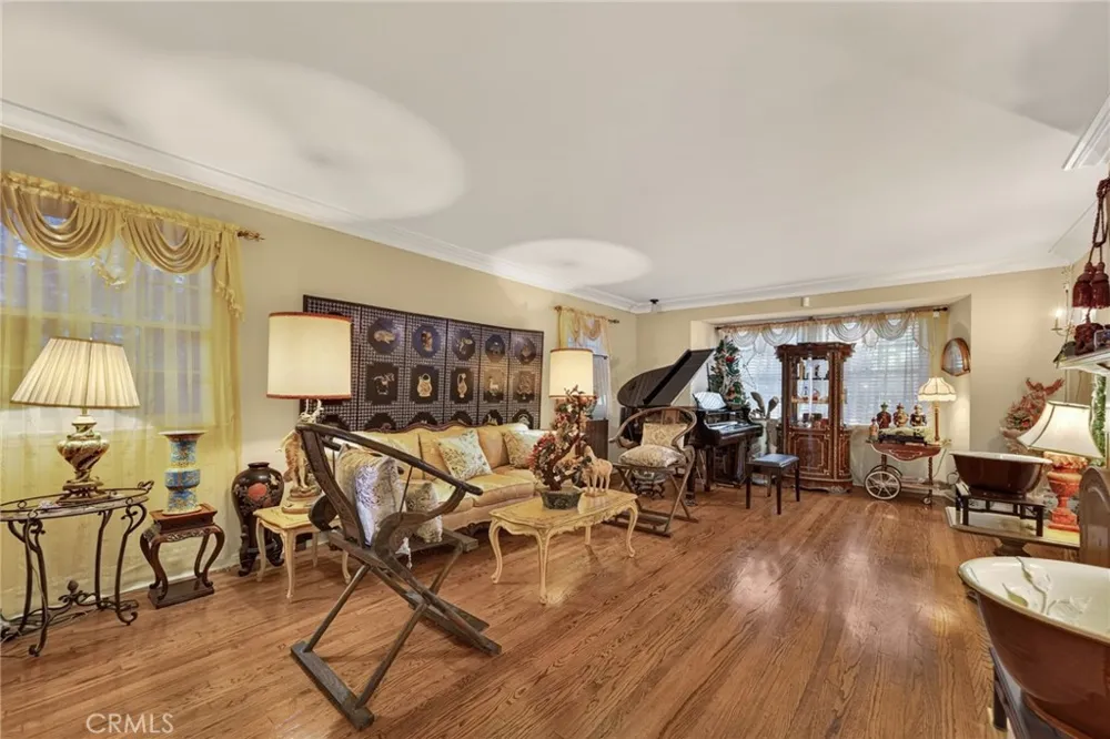 2136 S El Molino San Marino, CA 91108