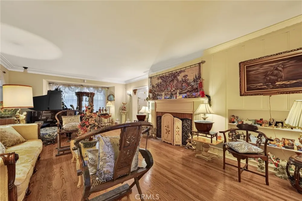 2136 S El Molino San Marino, CA 91108