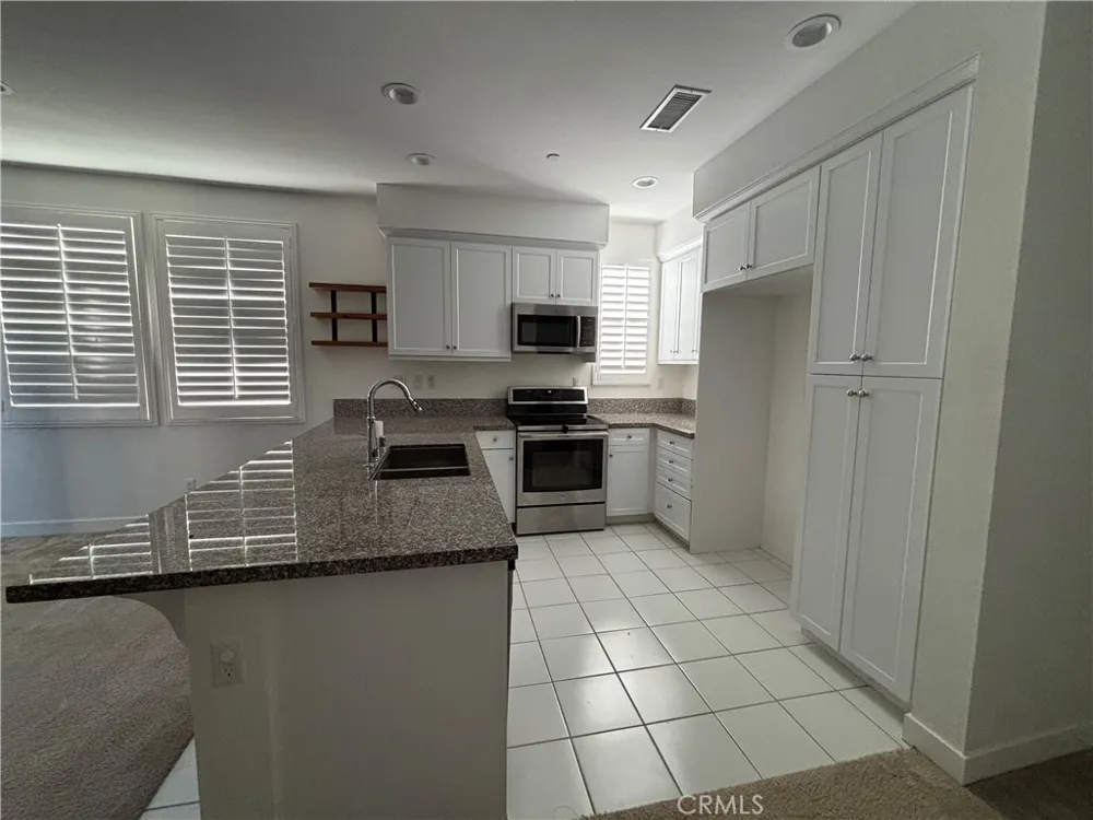 1422 Harbor Santa Ana, CA 92703