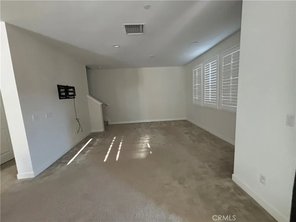1422 Harbor Santa Ana, CA 92703