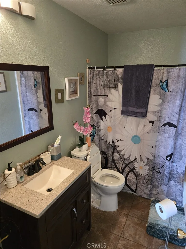 16377 Lakeshore Drive ##5C Lake Elsinore, CA 92530