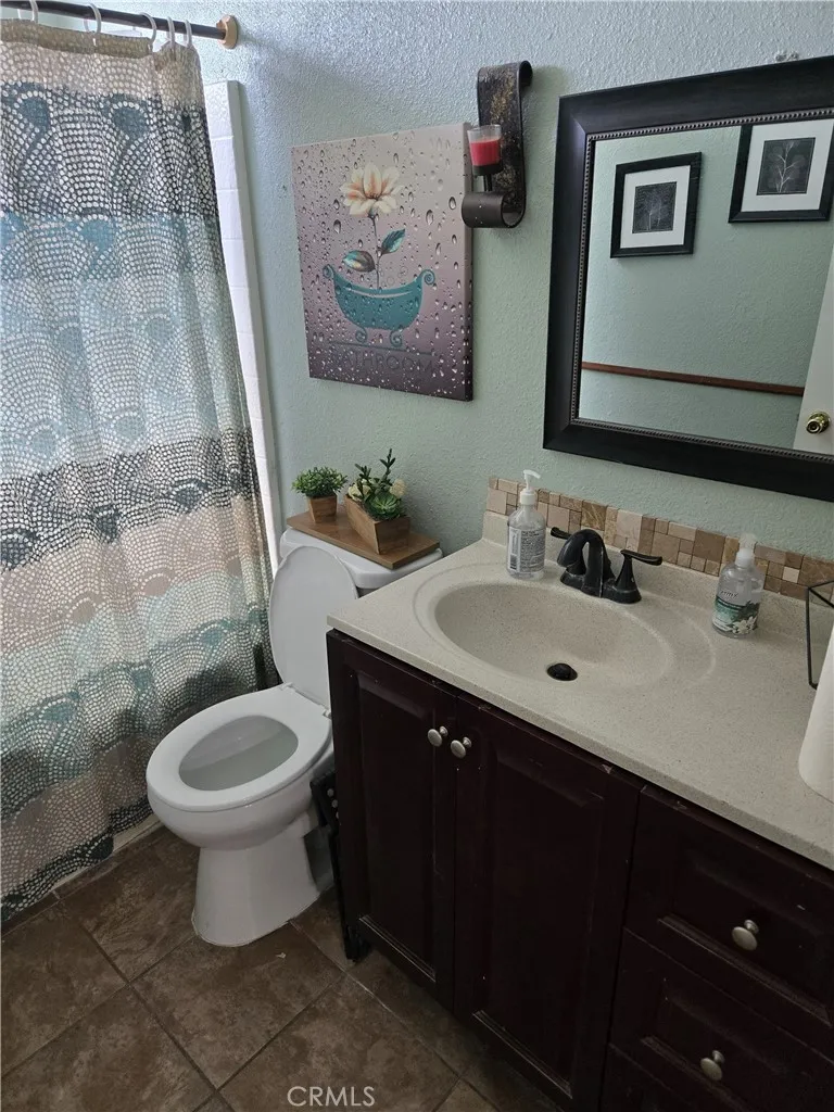 16377 Lakeshore Drive ##5C Lake Elsinore, CA 92530