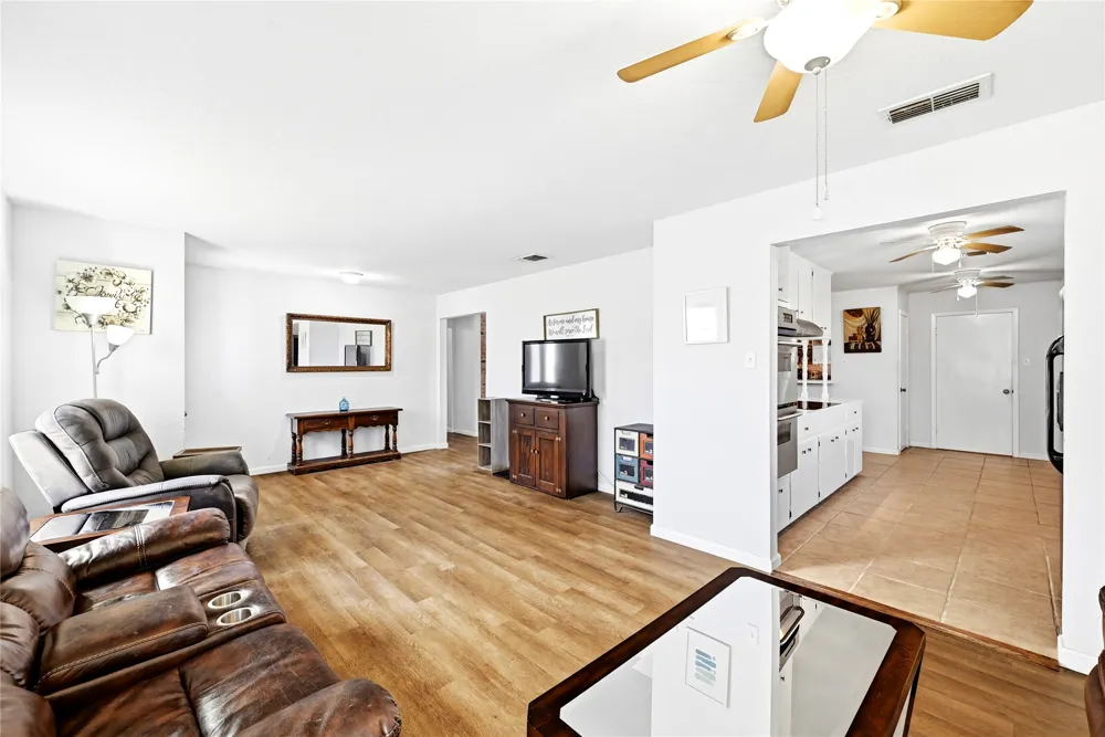 311 Salt Lake Road Luling, TX 78648