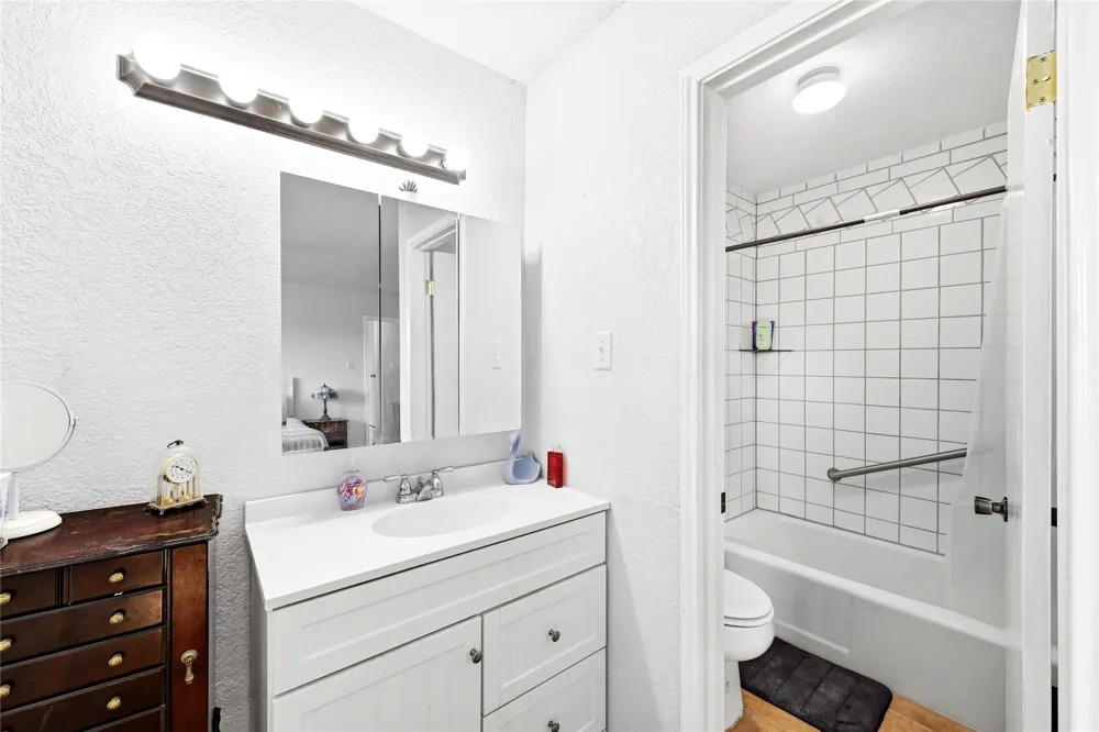 311 Salt Lake Road Luling, TX 78648