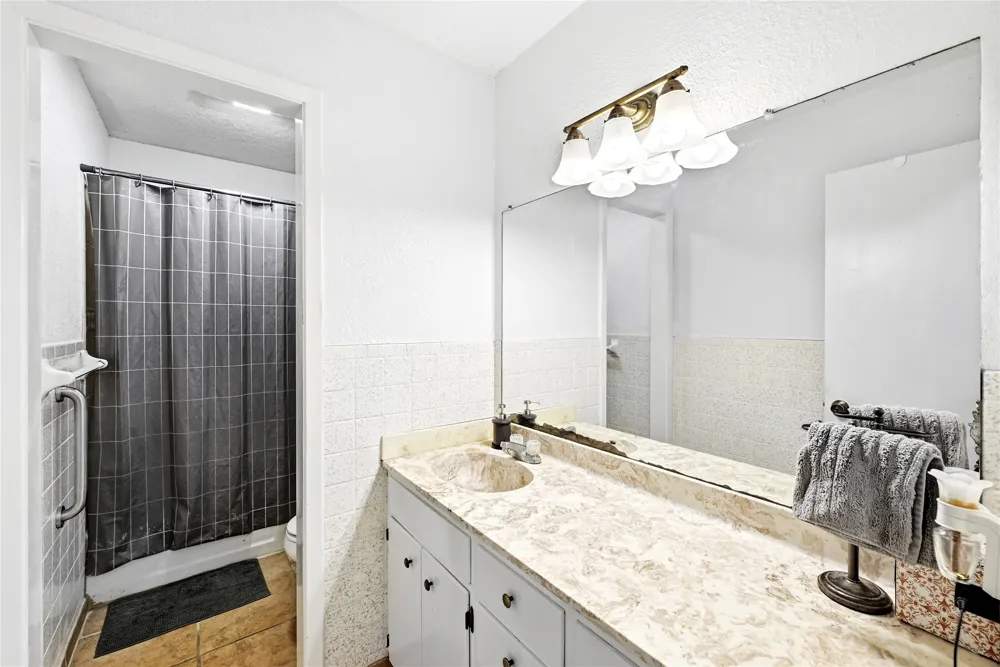 311 Salt Lake Road Luling, TX 78648