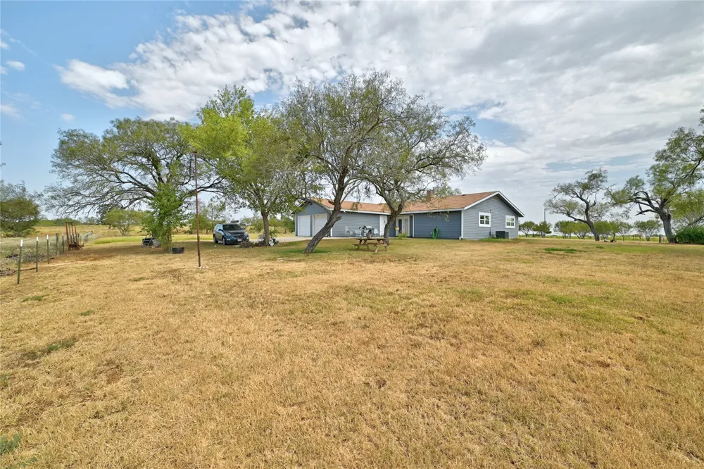 311 Salt Lake Road Luling, TX 78648