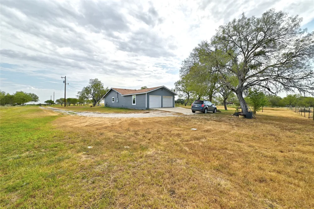 311 Salt Lake Road Luling, TX 78648