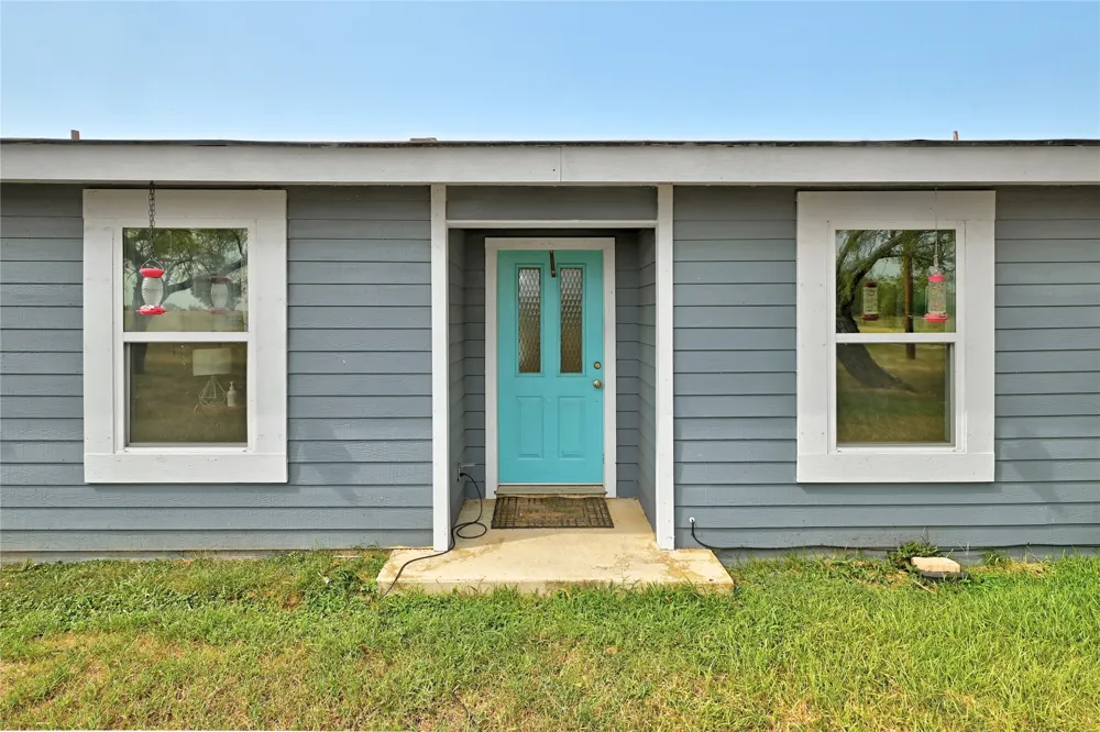 311 Salt Lake Road Luling, TX 78648
