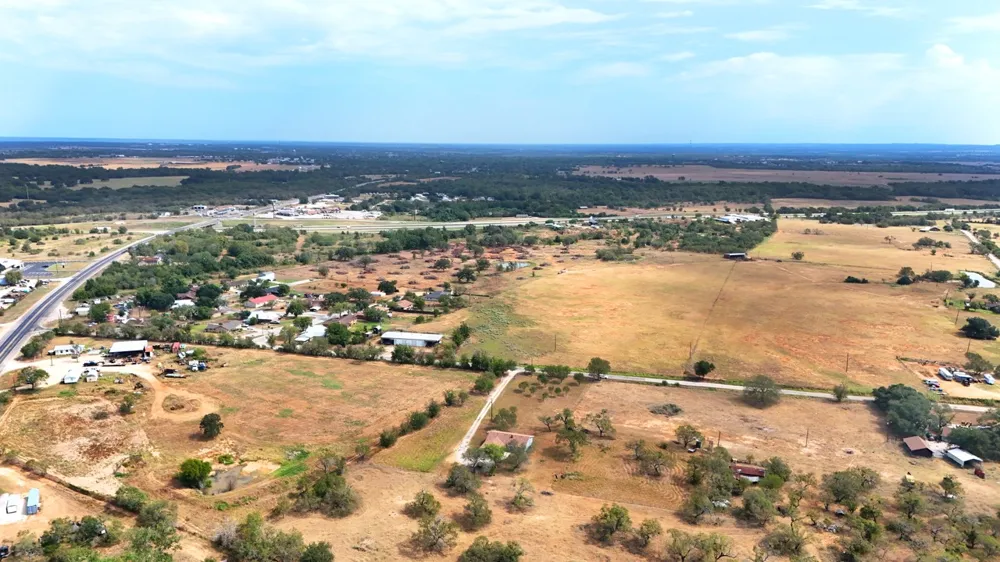 311 Salt Lake Road Luling, TX 78648