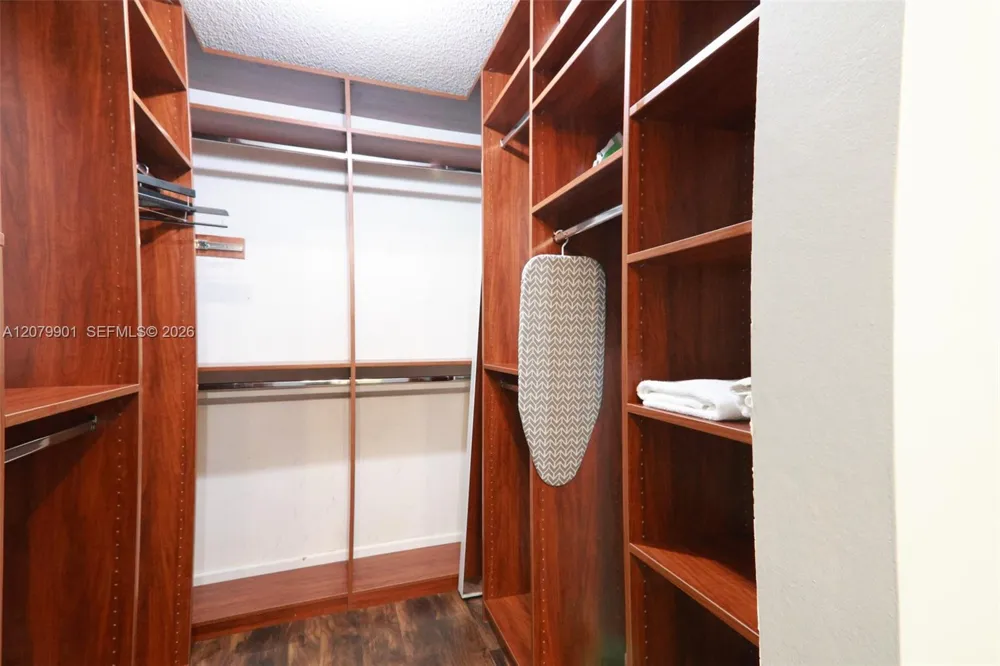 9620 SW 9th Ct Pembroke Pines, FL 33025
