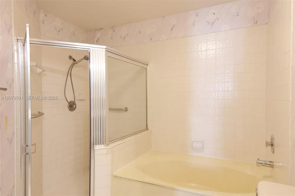 9620 SW 9th Ct Pembroke Pines, FL 33025