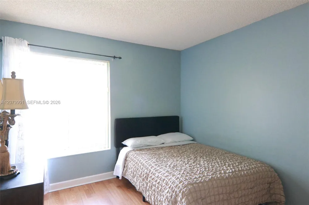 9620 SW 9th Ct Pembroke Pines, FL 33025
