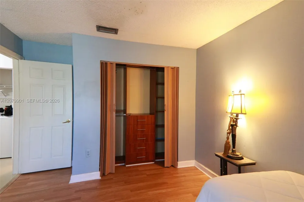 9620 SW 9th Ct Pembroke Pines, FL 33025