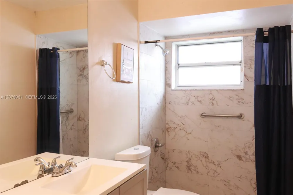 9620 SW 9th Ct Pembroke Pines, FL 33025