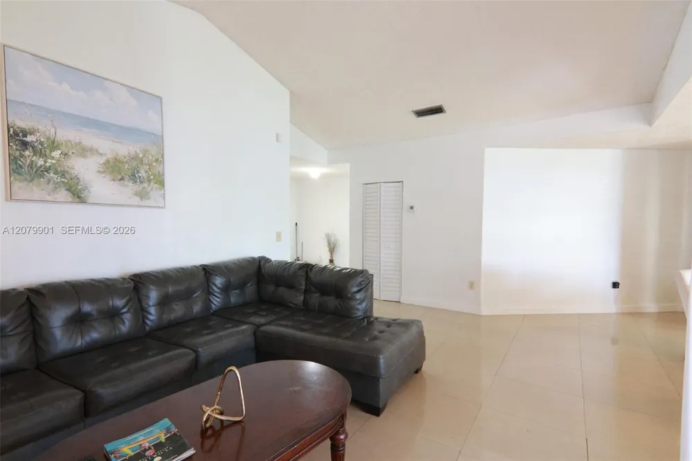 9620 SW 9th Ct Pembroke Pines, FL 33025