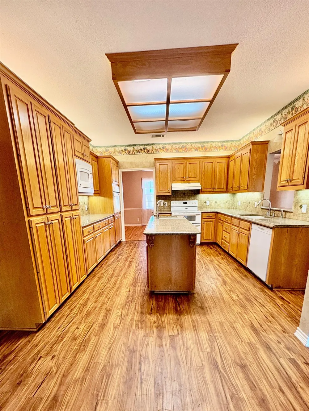 205 Woodside Court Corsicana, TX 75109