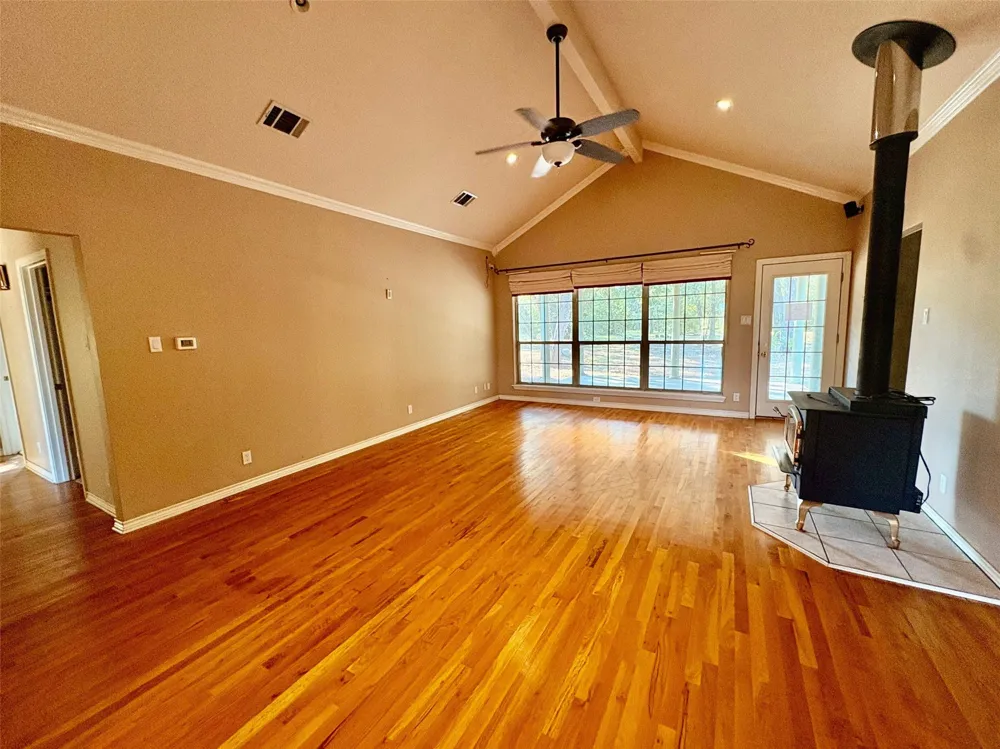 205 Woodside Court Corsicana, TX 75109