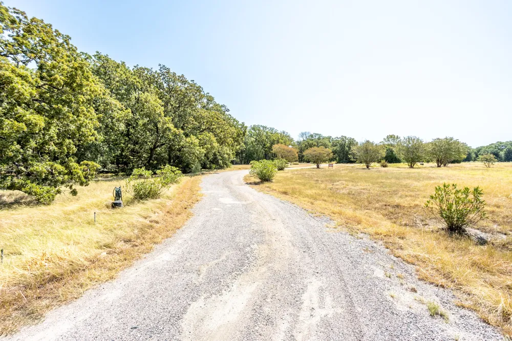 205 Woodside Court Corsicana, TX 75109